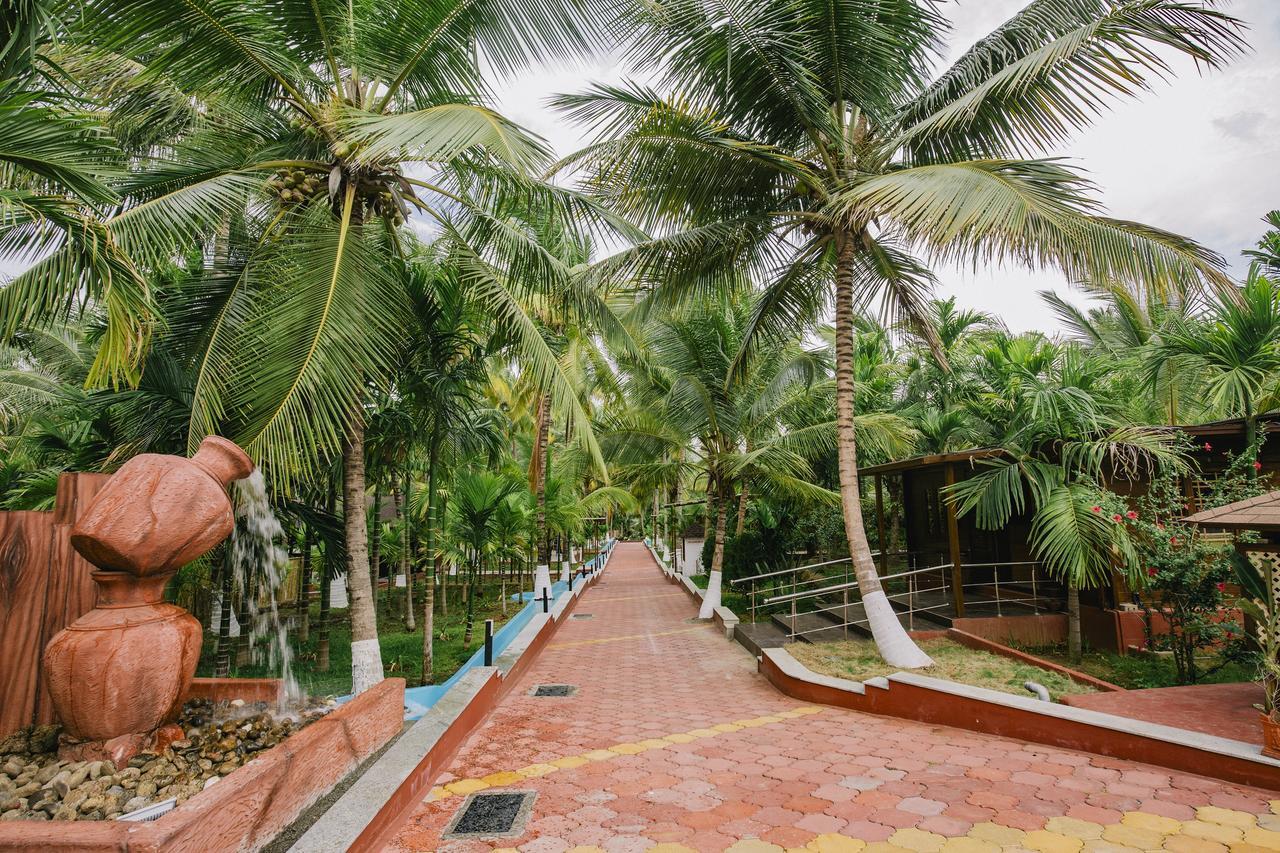 Sterling Anaikatti Hotel Varagampadi Exterior photo